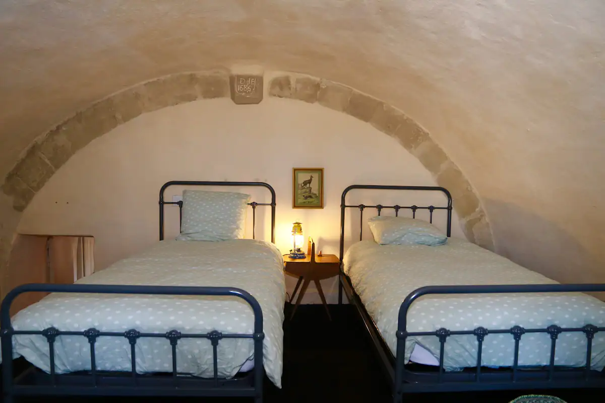 maison location courte duree arpaillargues et aureillac chambre lits simples conciergerie des vallees