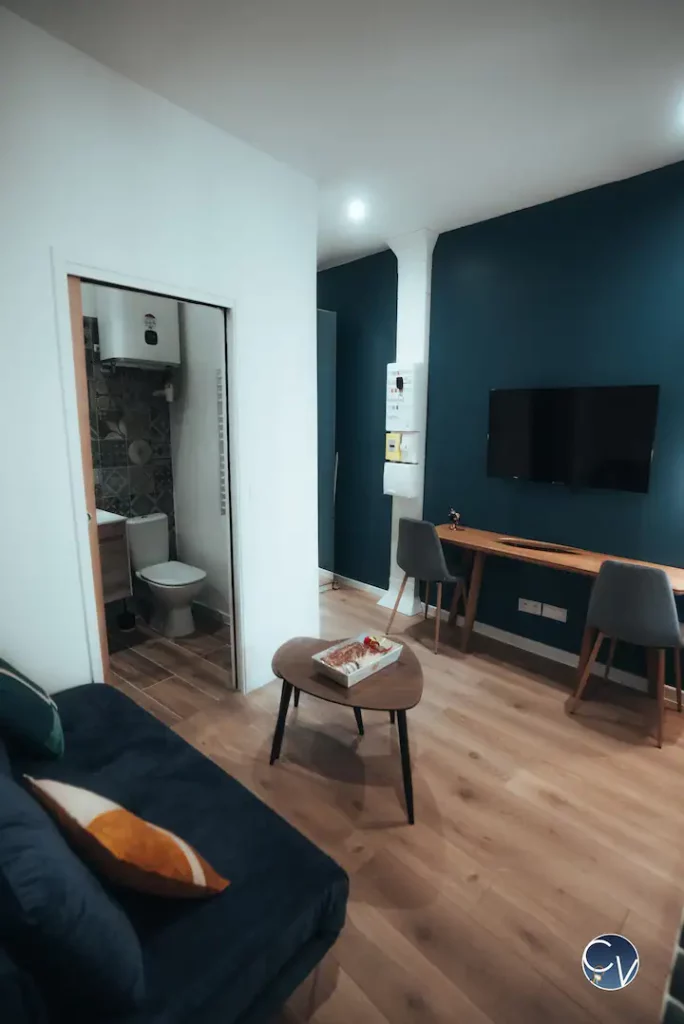 studio nimes centre ville location courte duree conciergerie des vallees