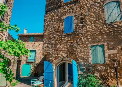 Maison de village Saint andré de Roquepertuis exterieur location courte duree conciergerie des vallees