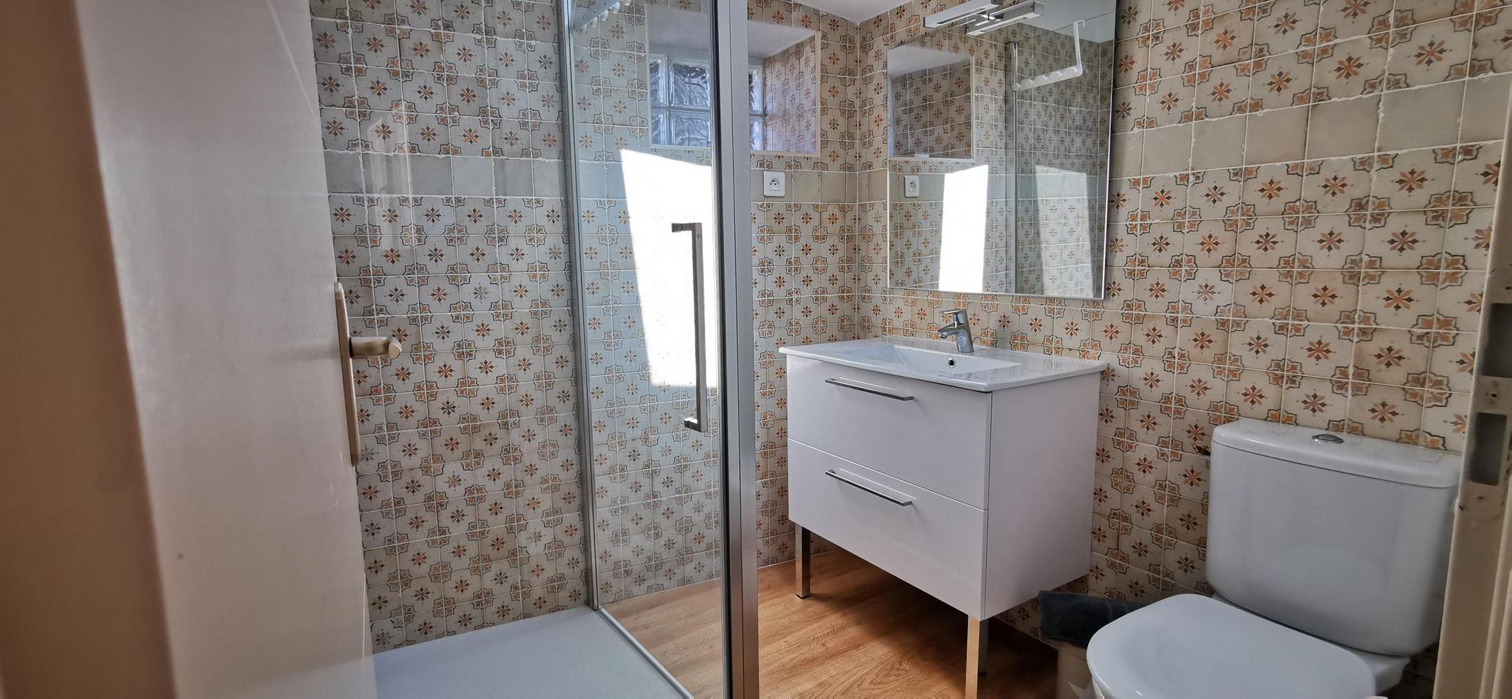 location-courte-duree-bourdic-maison-salle-debain-sud-de-la-france-conciergerie-des-vallees