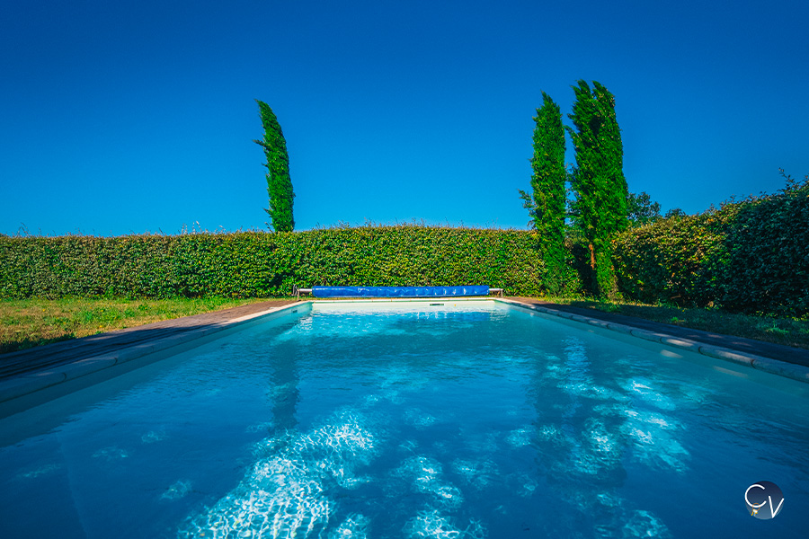 bergerie de lussan piscine location vacances mas campagne conciergerie des vallees lussan location bien courte duree france