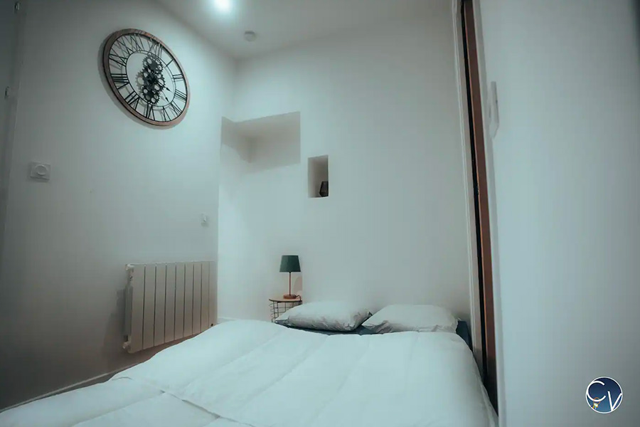 chambre studio-nimes-centre-ville-location-courte-duree-conciergerie-des-vallees