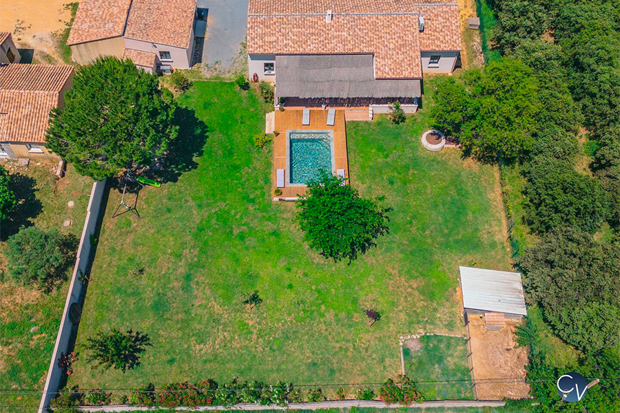 la madone exterieur villa piscine pont saint esprit location vacances famille gard conciergerie des vallees location courte duree sud de la france