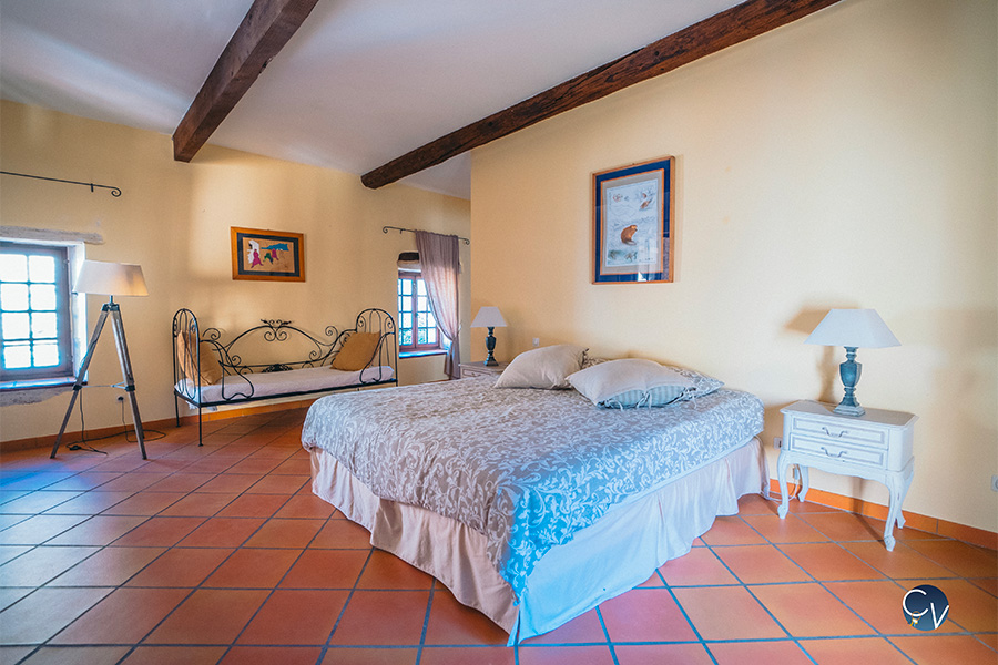 location mas provencal 10 personnes batisse montclus location courte duree montclus conciergerie des vallees sud de la france chambre