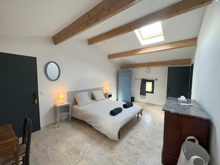 mas-de-plantery-chambre-5-location-courte-duree-conciergerie-des-vallees