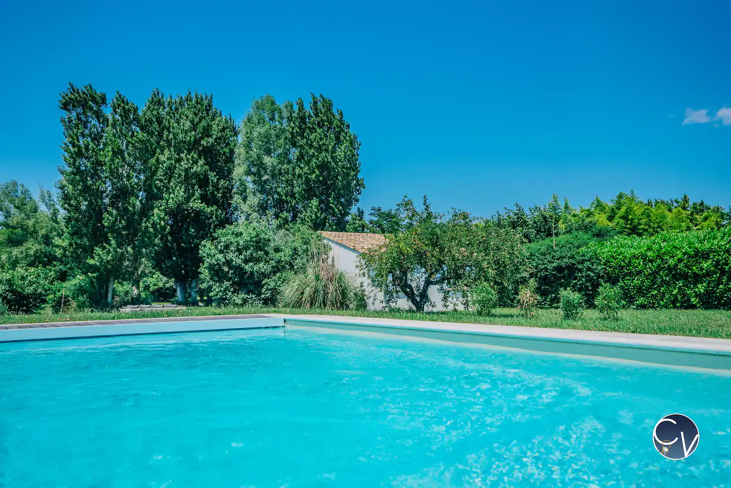 mazet-saint-quentin-la-poterie-piscine-location-courte-duree-conciergerie-des-vallees