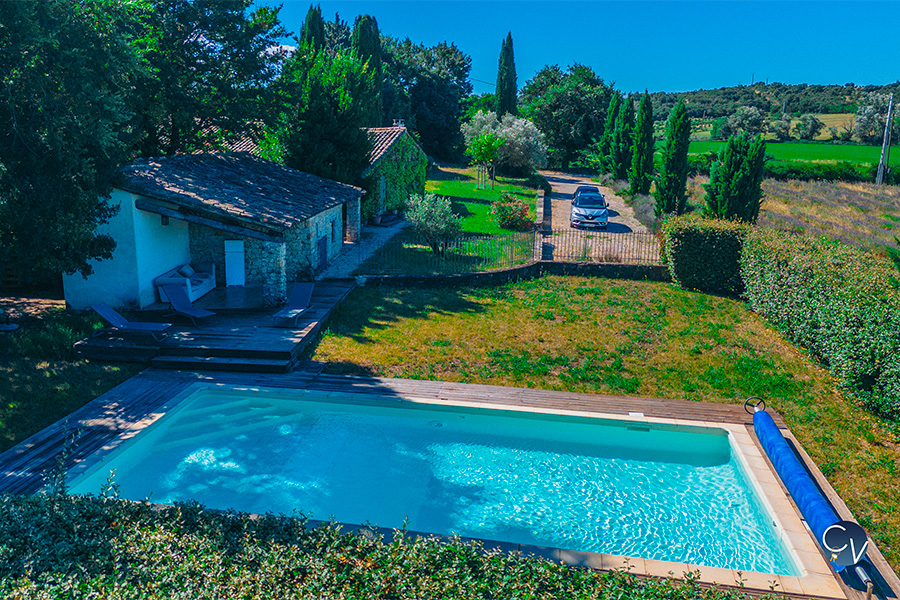 piscine bergerie de lussan location vacances mas campagne conciergerie des vallees lussan location bien courte duree france