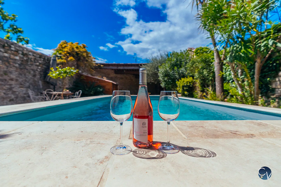 piscine location vacances 6 personnes maison vigneronne collorgues uzes conciergerie des vallees