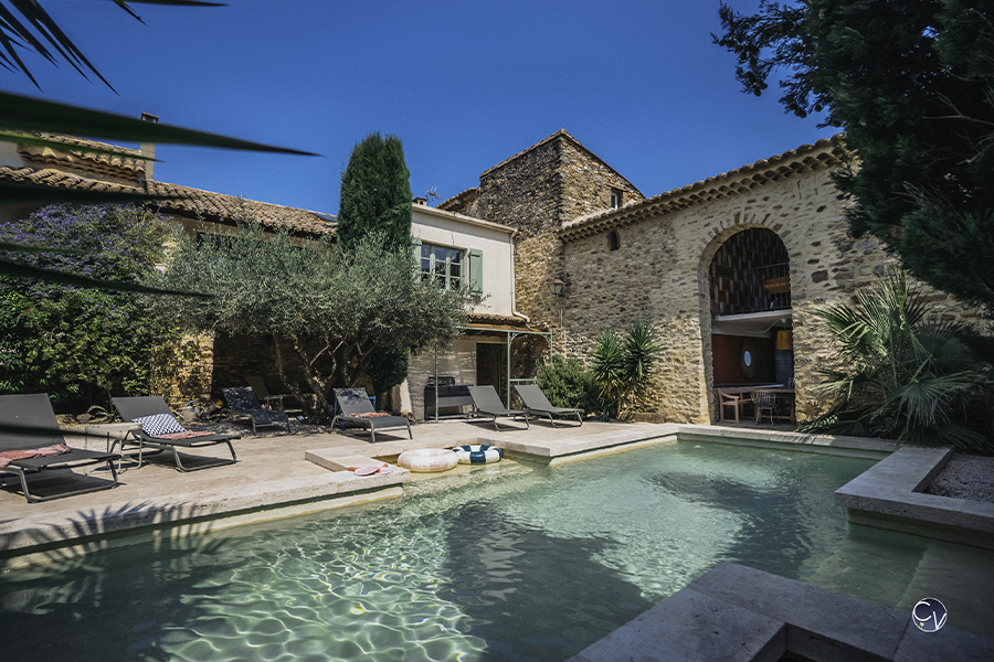 piscine mas evalla saint pons la calm location villa vacances vallee de la ceze vaucluse conciergerie des vallees location bien courte duree dus de la france