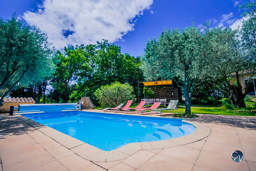 villa piscine 8 peresonnes bergamote gard saint nazaire location vacances gard conciergerie des vallees location courte duree sud de la france piscine