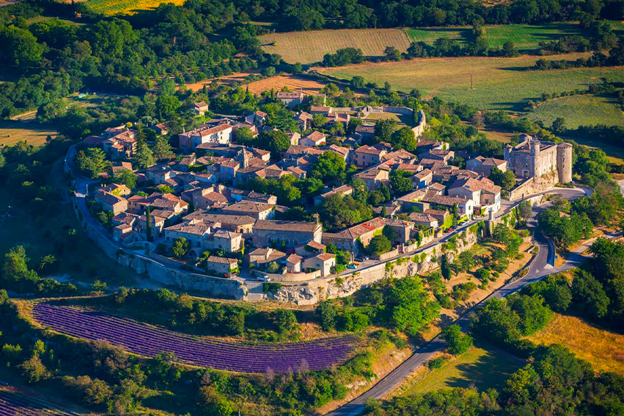 village-de-lussan-gard-concluses-fontasse-chateau-lussan-vacances-gard-conciergerie-des-vallees-lussan